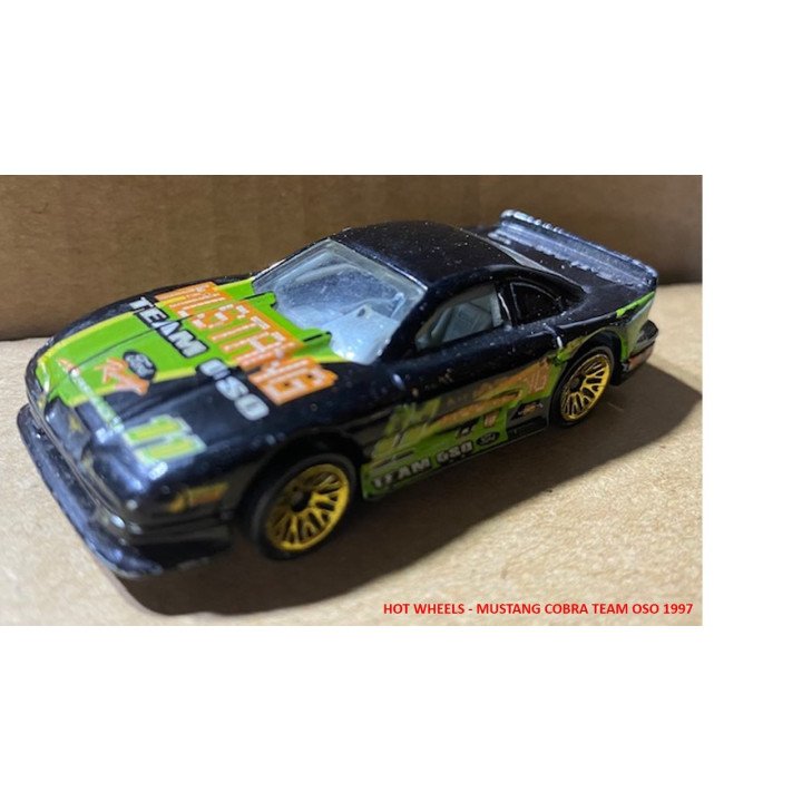 Hot Wheels - Carros a escala reverso
