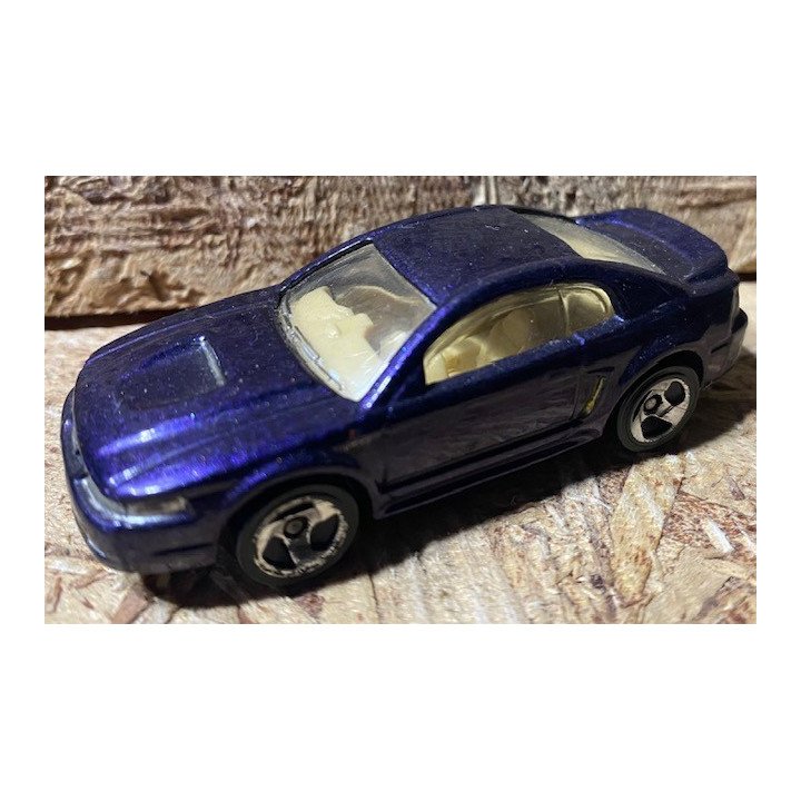 Hot Wheels - Carros a escala reverso